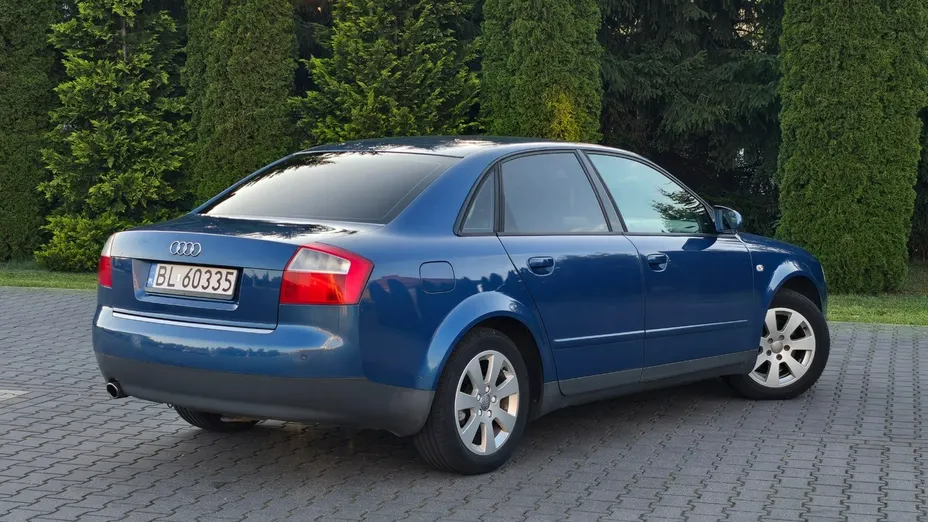 AUDI A4 -