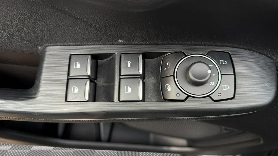 FORD Kuga -