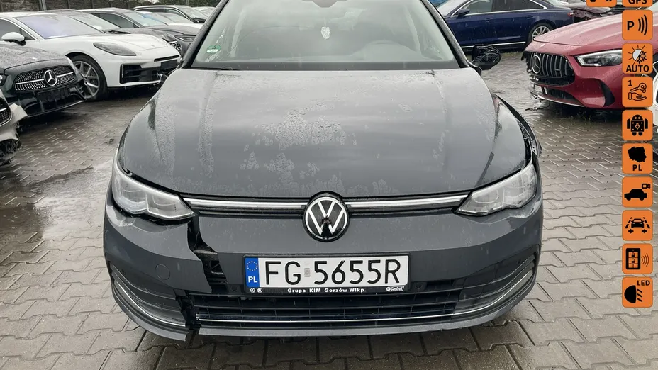 VOLKSWAGEN Golf -