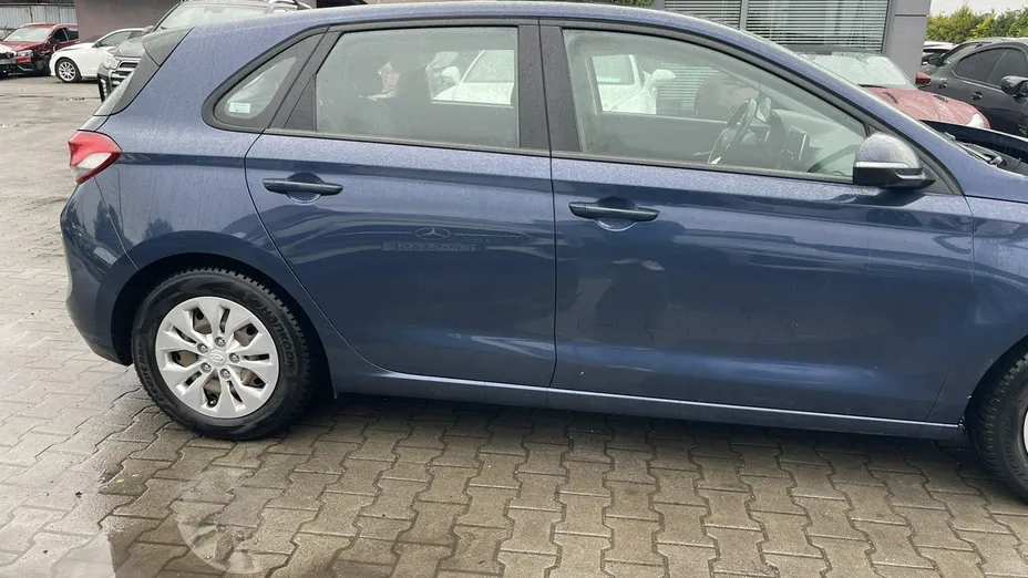 HYUNDAI i30 -