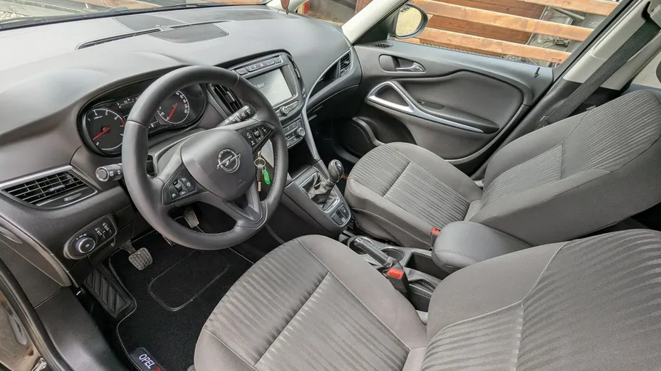 OPEL Zafira -
