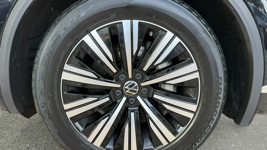 VOLKSWAGEN Touareg -