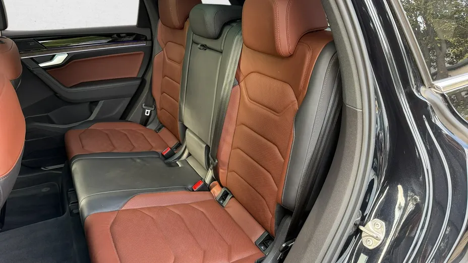 VOLKSWAGEN Touareg -