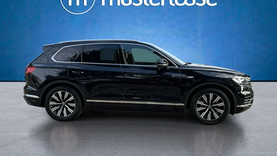 VOLKSWAGEN Touareg -
