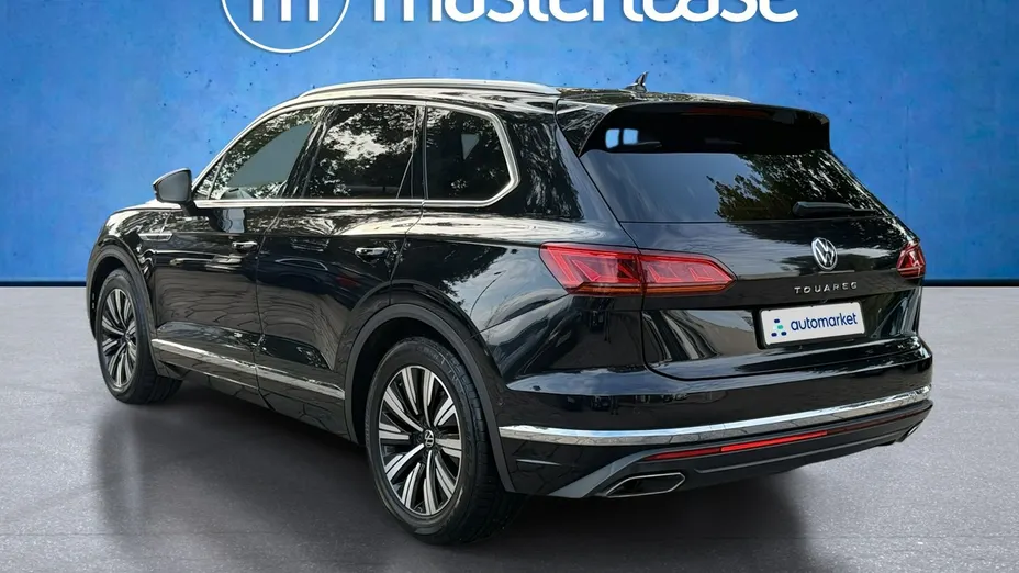 VOLKSWAGEN Touareg -