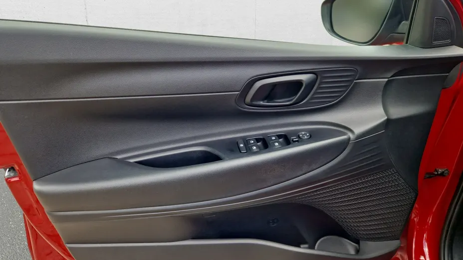 HYUNDAI i20 -
