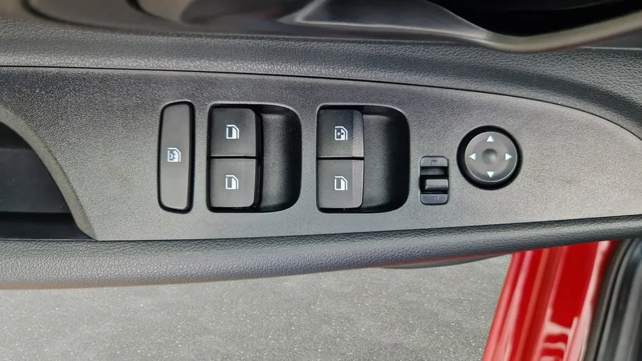 HYUNDAI i20 -