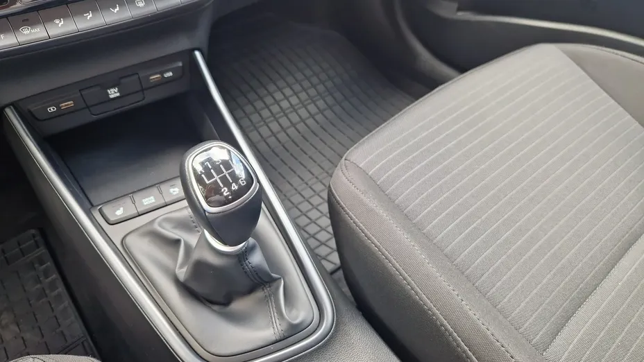 HYUNDAI i20 -