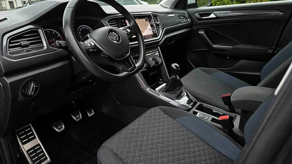 VOLKSWAGEN T-ROC -