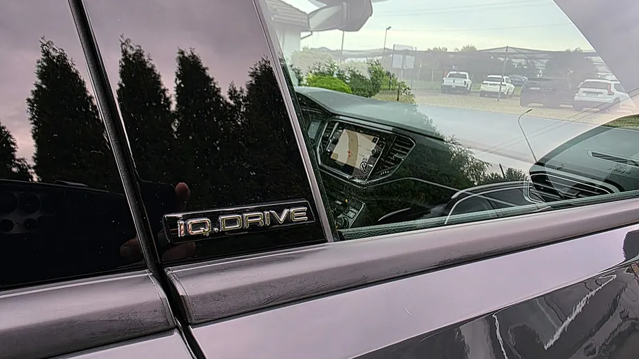 VOLKSWAGEN T-ROC -