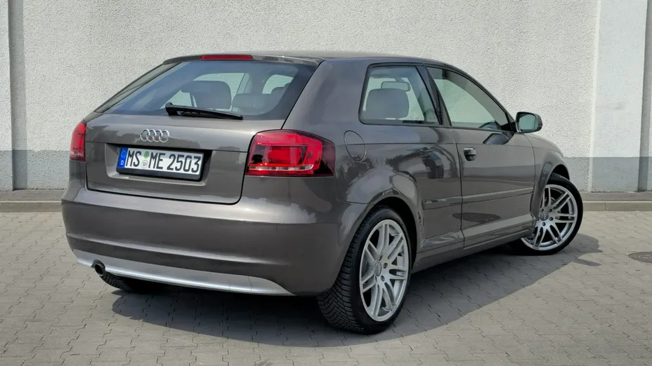AUDI A3 -