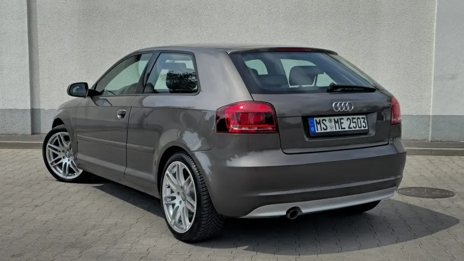 AUDI A3 -