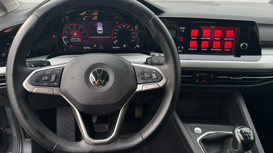 VOLKSWAGEN Golf -