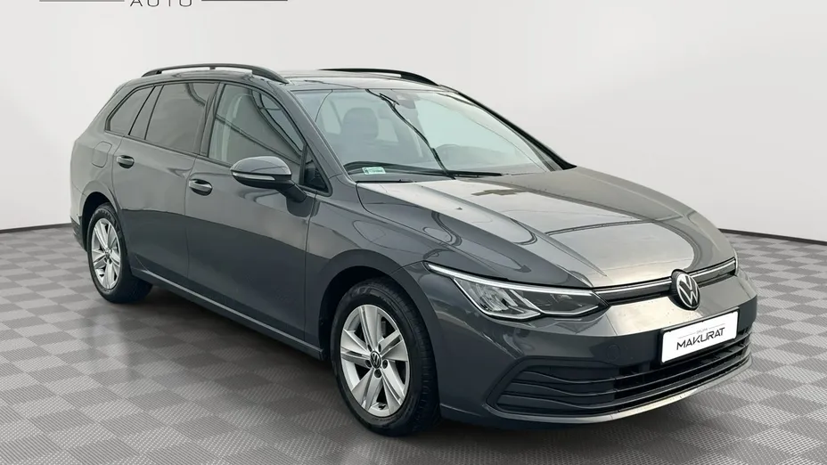 VOLKSWAGEN Golf -