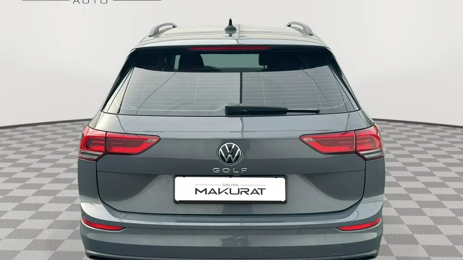 VOLKSWAGEN Golf -