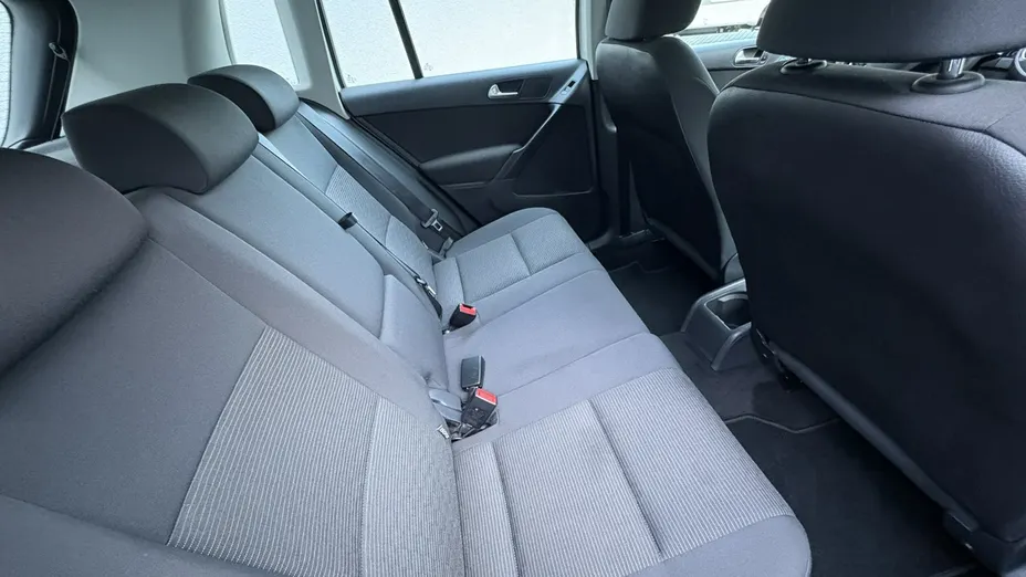 VOLKSWAGEN Tiguan -