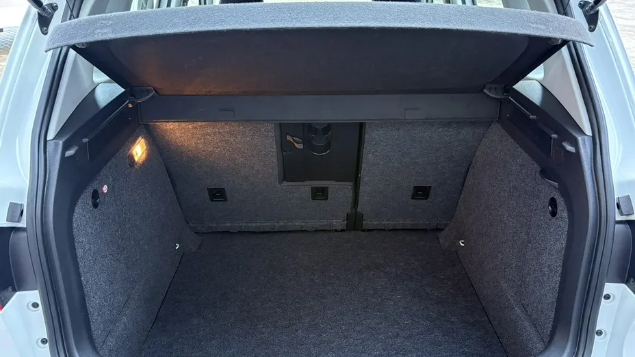 VOLKSWAGEN Tiguan -