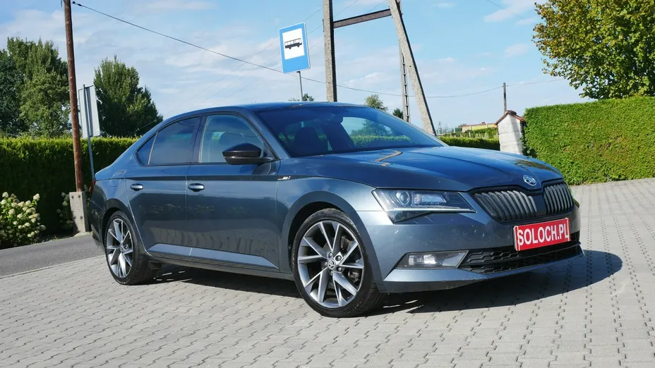 SKODA Superb -