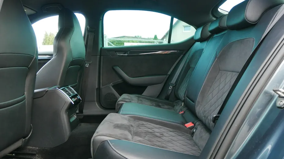 SKODA Superb -