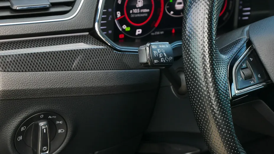 SKODA Superb -