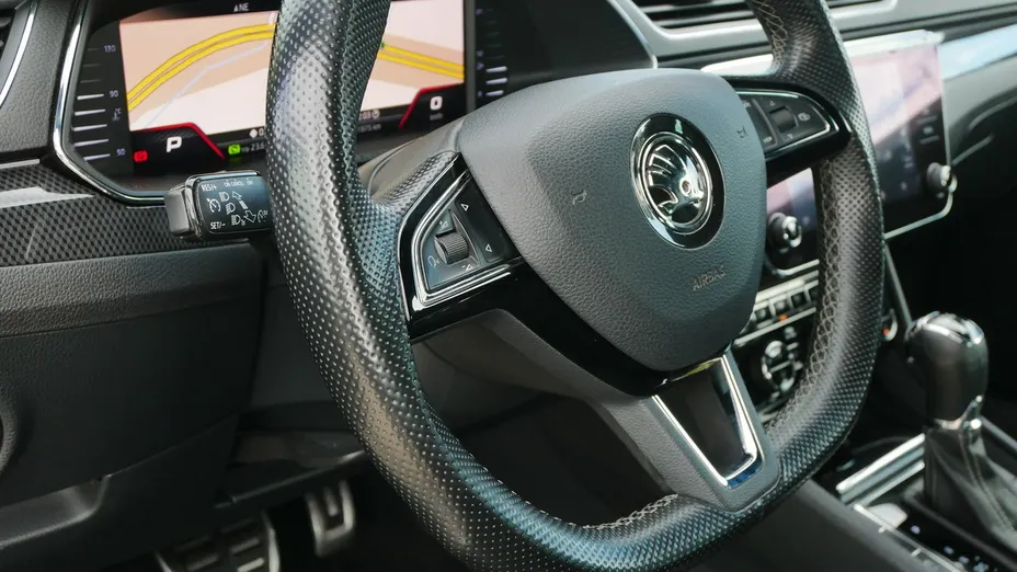 SKODA Superb -