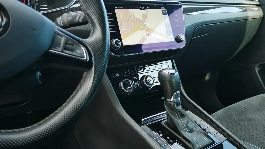 SKODA Superb -