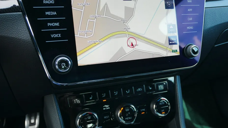 SKODA Superb -