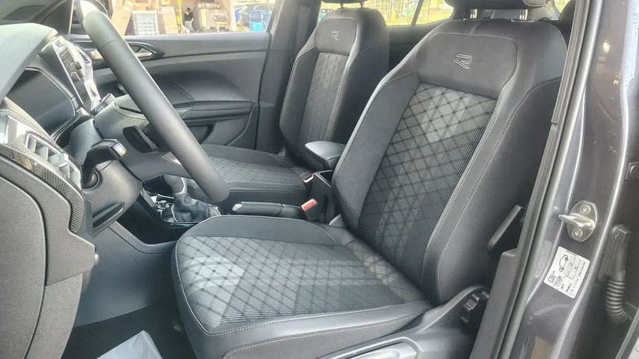 VOLKSWAGEN T-Cross -