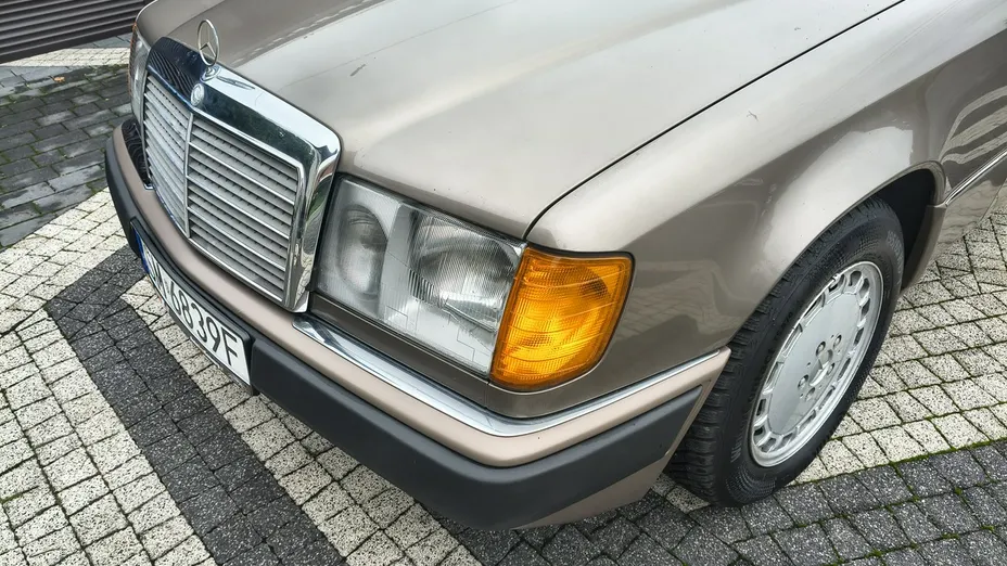 MERCEDES-BENZ 124 -