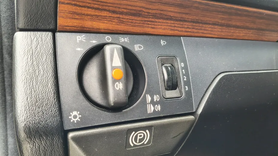 MERCEDES-BENZ 124 -