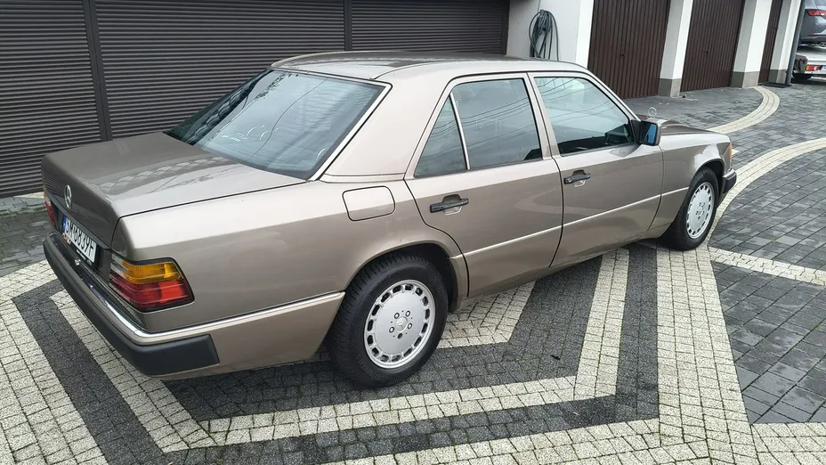 MERCEDES-BENZ 124 -