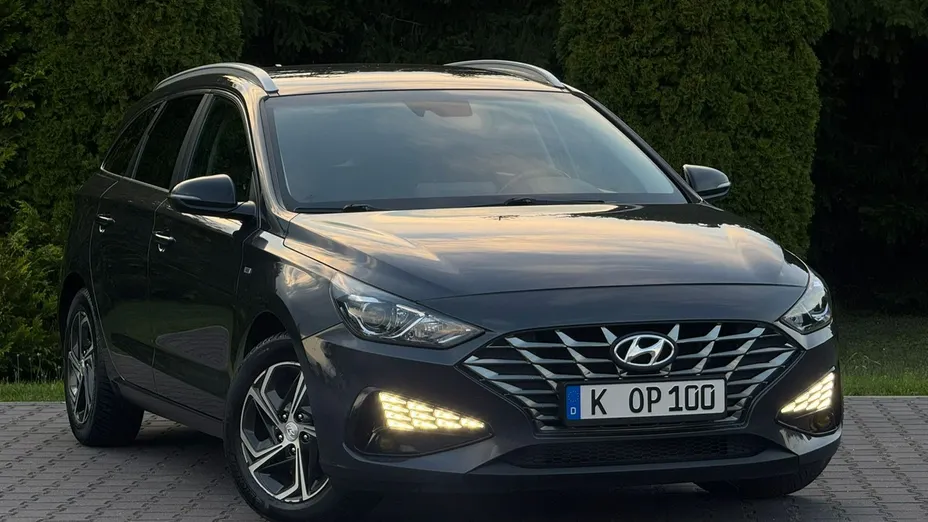 HYUNDAI i30 -