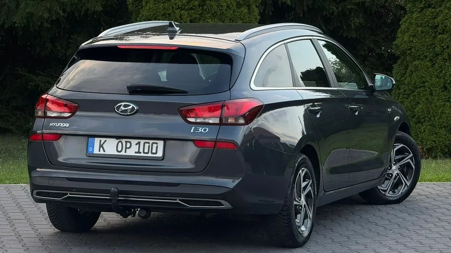 HYUNDAI i30 -