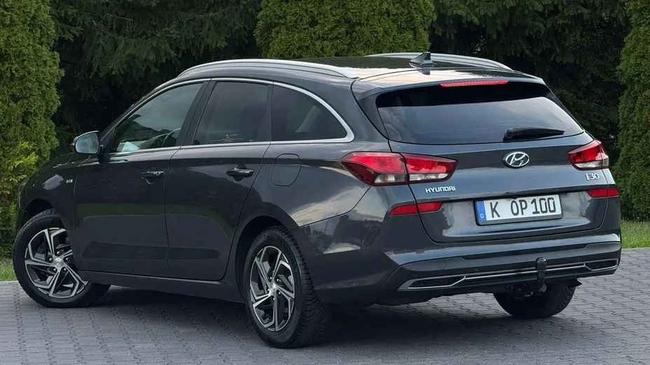 HYUNDAI i30 -