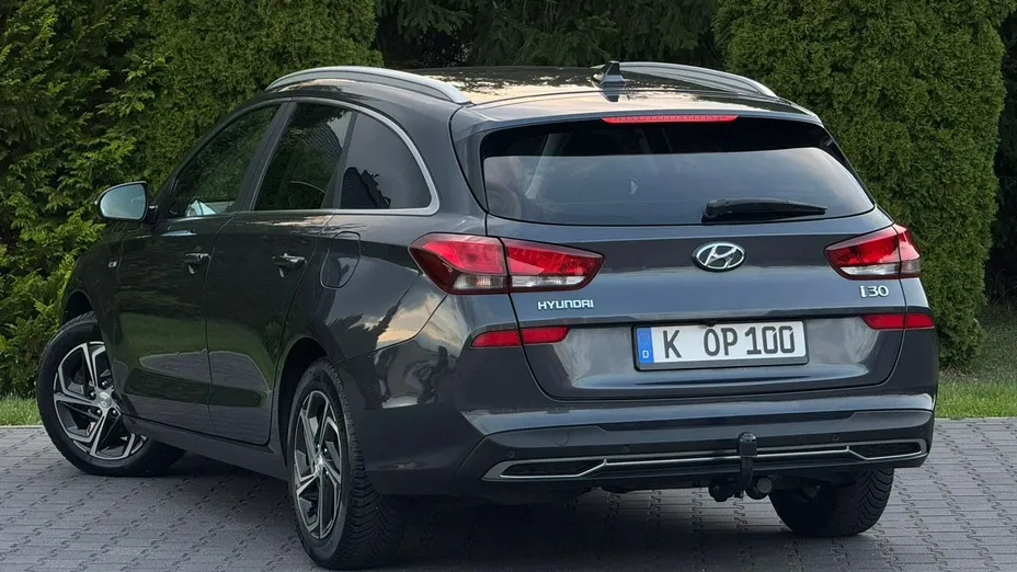 HYUNDAI i30 -