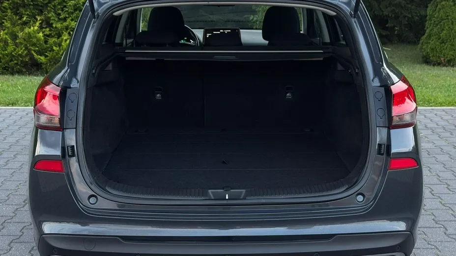 HYUNDAI i30 -