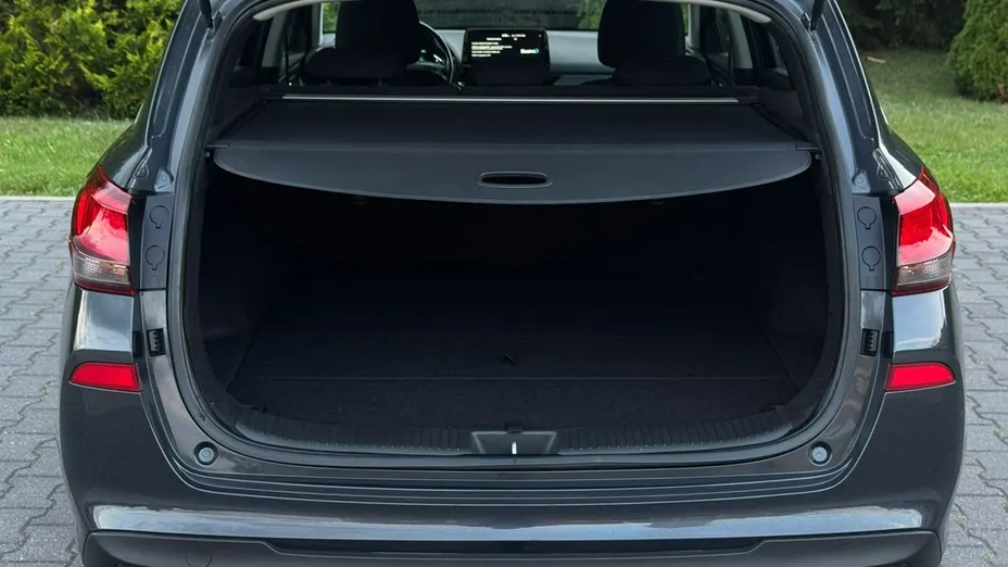 HYUNDAI i30 -