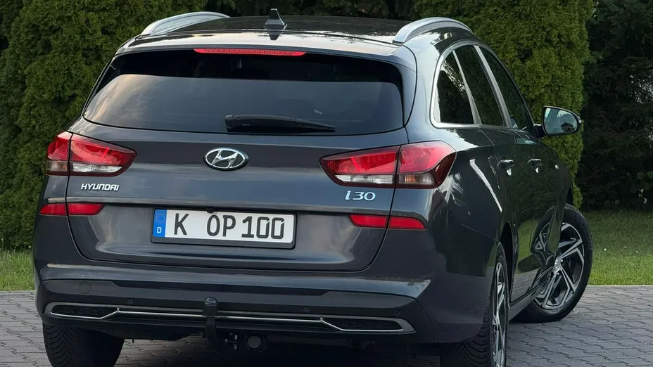 HYUNDAI i30 -