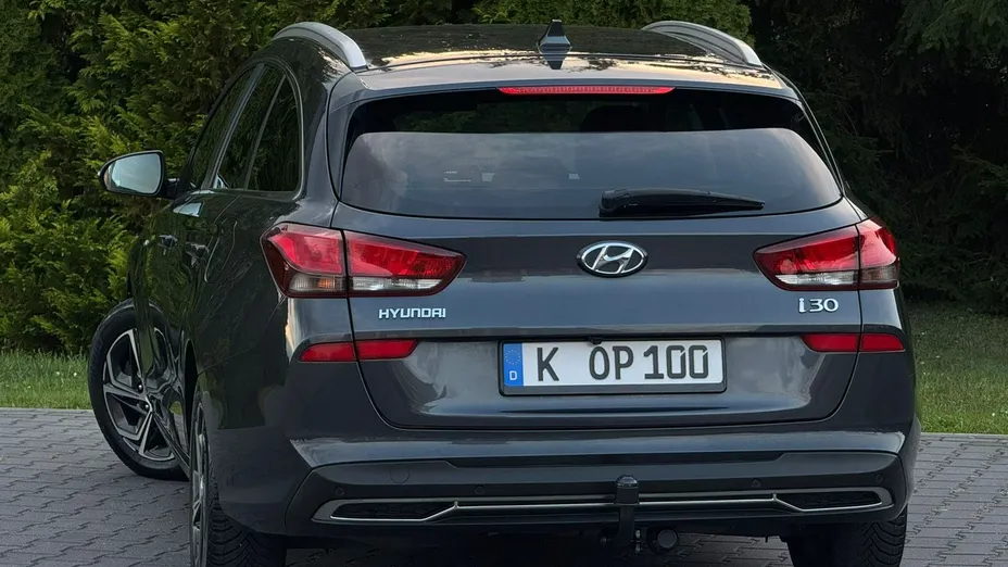 HYUNDAI i30 -