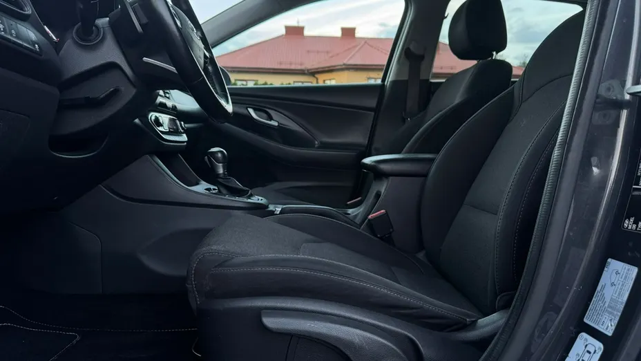 HYUNDAI i30 -