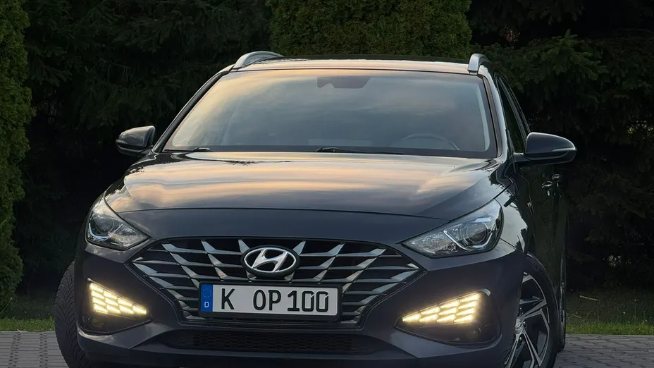 HYUNDAI i30 -