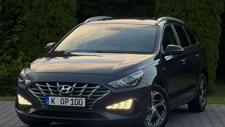 HYUNDAI i30 -
