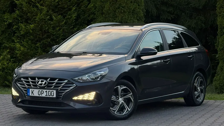 HYUNDAI i30 -