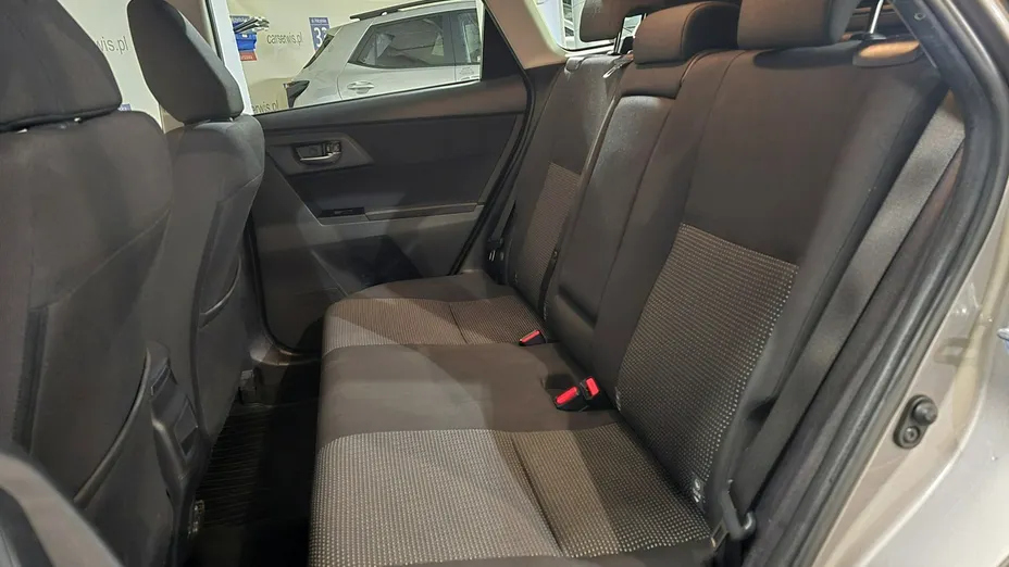 TOYOTA Auris -
