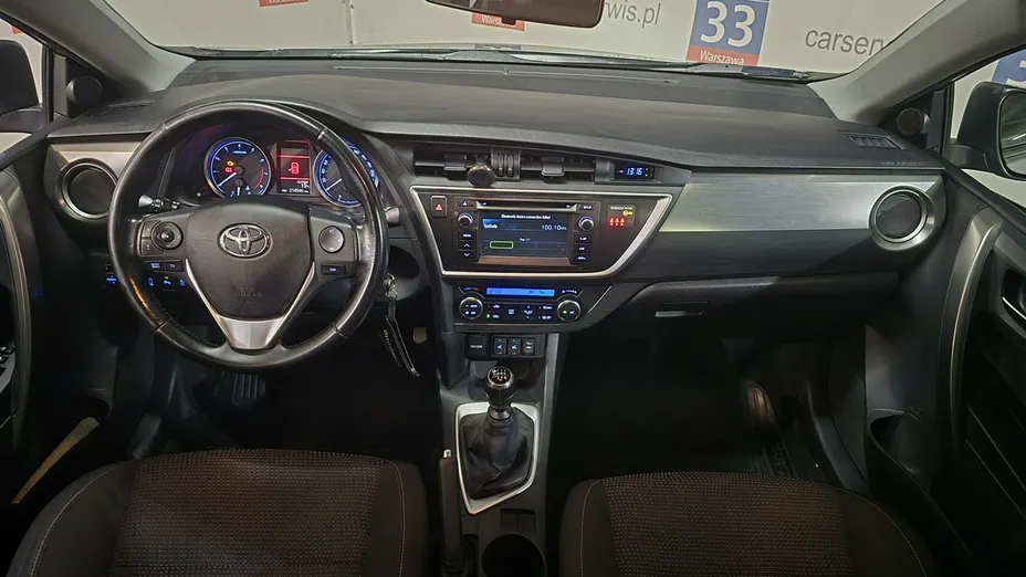 TOYOTA Auris -