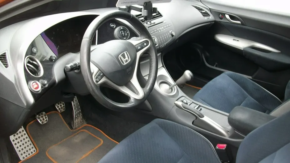 HONDA Civic -