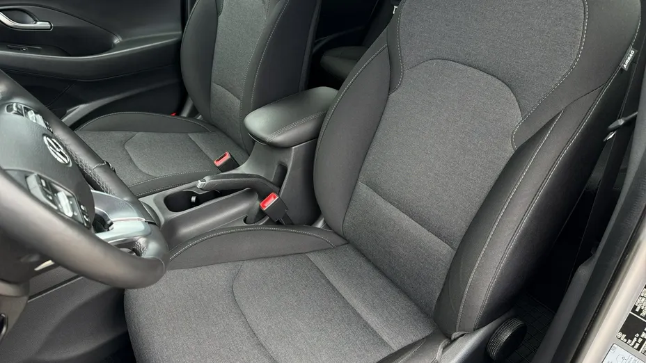 HYUNDAI i30 -