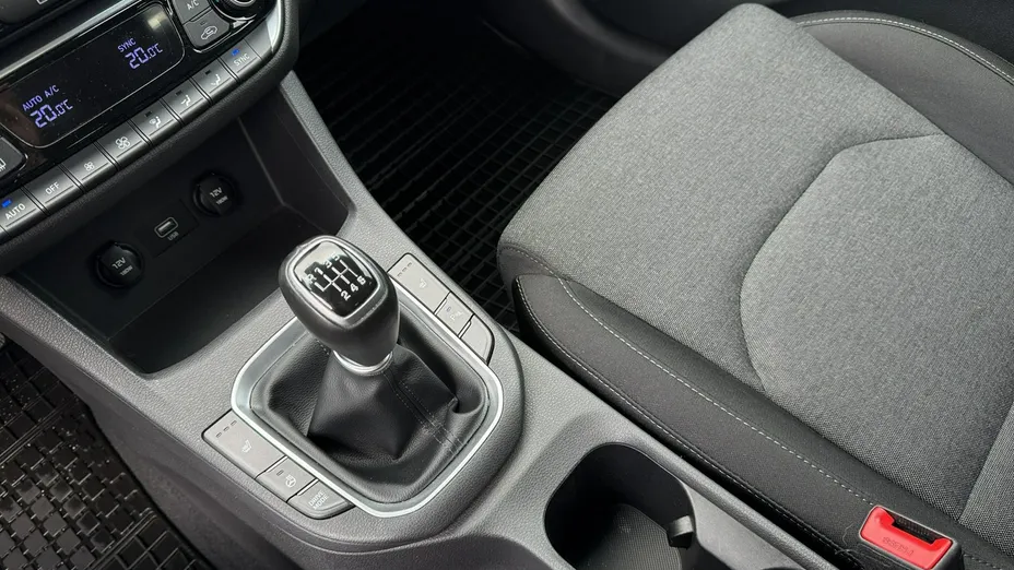 HYUNDAI i30 -