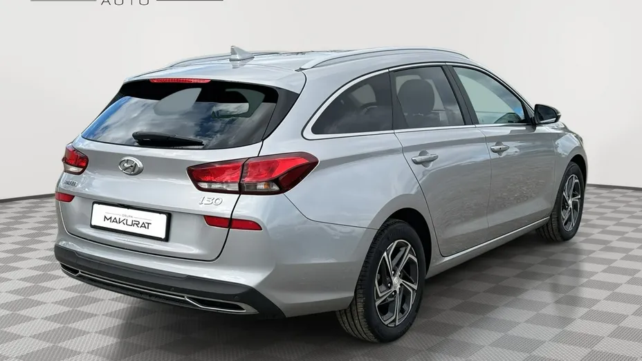 HYUNDAI i30 -