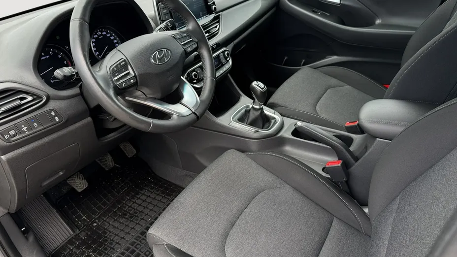 HYUNDAI i30 -